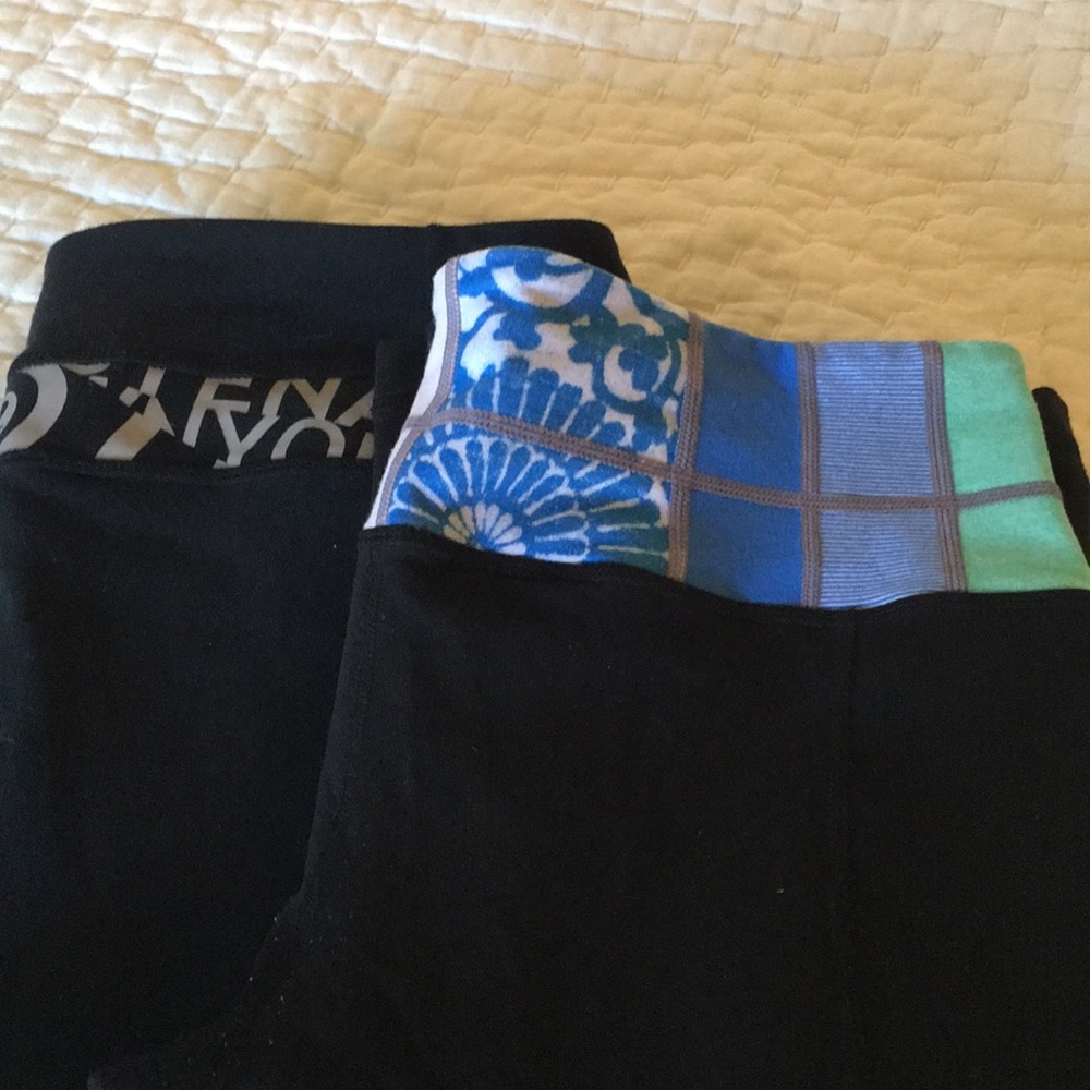 Lululemon reversible crops
